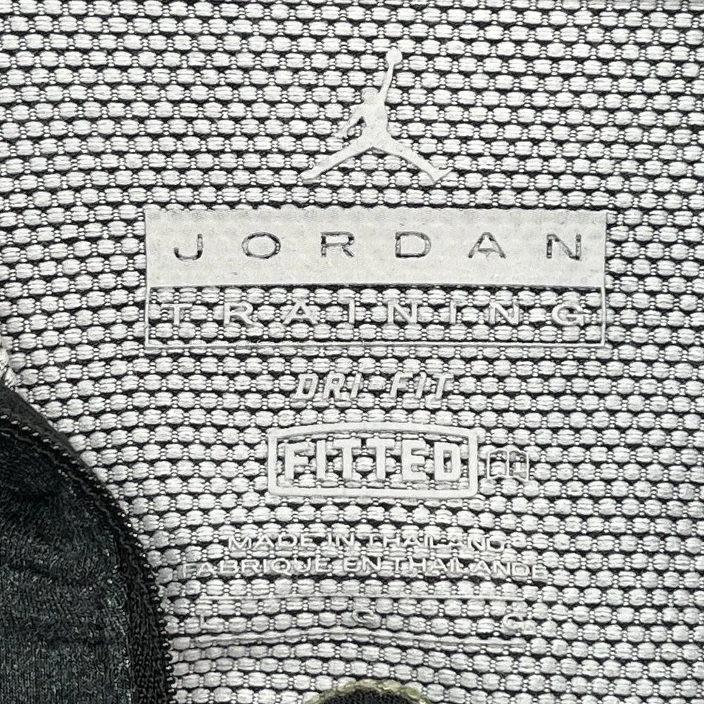 Nike Jordan Training Shield Hoodie Mens L Fitted‎ Gray 1/4 Zip Dri-Fit Stretch